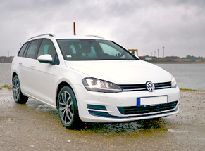 Louer VW Golf 7 Wagon à Cluj Napoca classe Monospaces